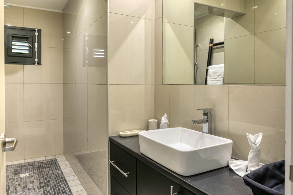 Location villa Saint Martin Mont Vernon - 6 chambres 14 personnes piscine vue mer salle de sport solarium terrain de pétanque (21)